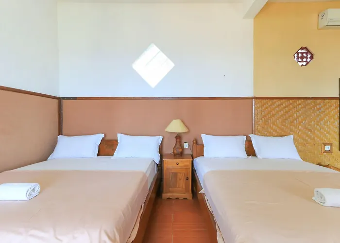 Tara Bar & Resto Air Sanih Guest house Kubutambahan (Bali)