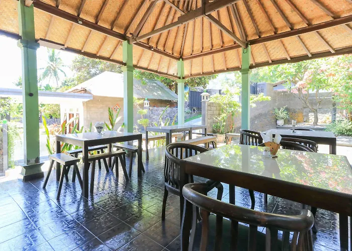 Tara Bar & Resto Air Sanih Guest house Kubutambahan (Bali)