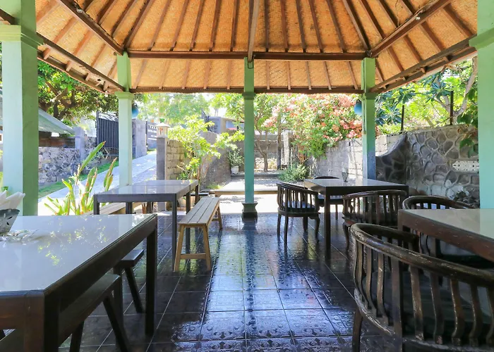 Tara Bar & Resto Air Sanih Guest house