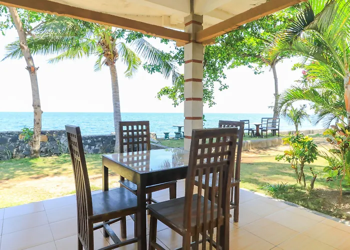 Tara Bar & Resto Air Sanih Guest house Kubutambahan (Bali)