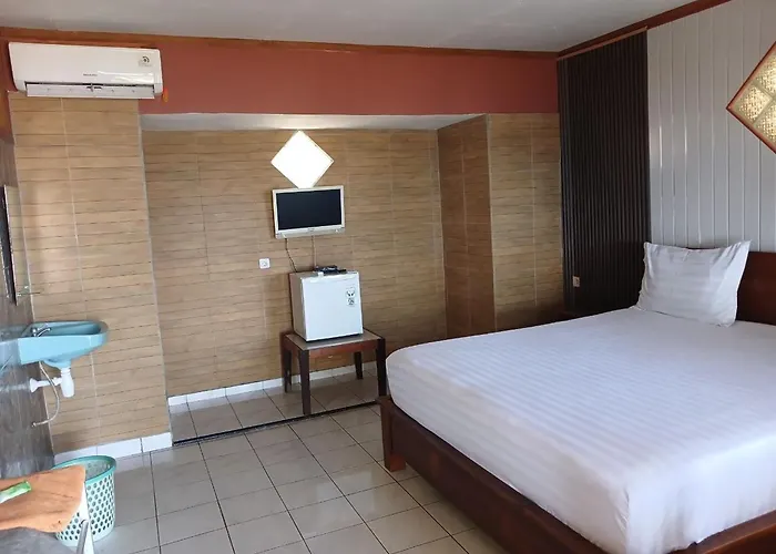 Guest house Tara Bar & Resto Air Sanih *