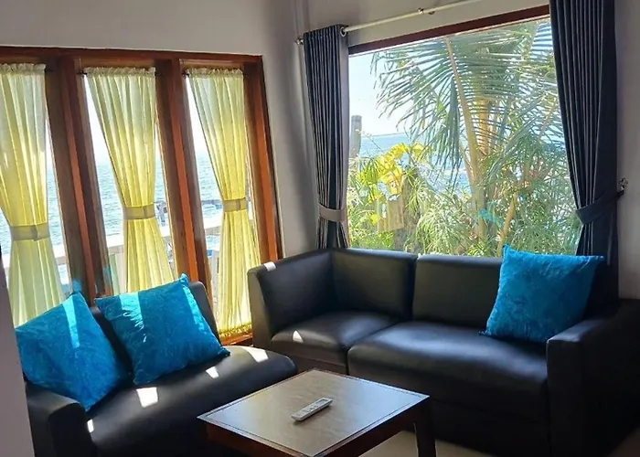 Guest house Tara Bar & Resto Air Sanih *