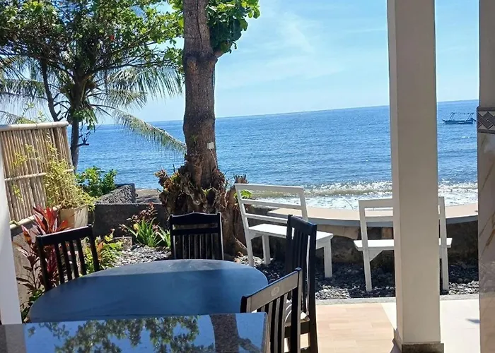 Tara Bar & Resto Air Sanih Guest house Kubutambahan (Bali)