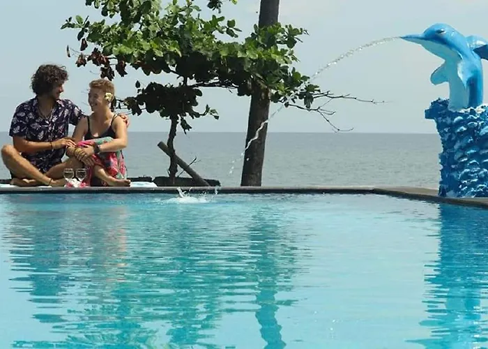 Tara Bar & Resto Air Sanih Guest house *