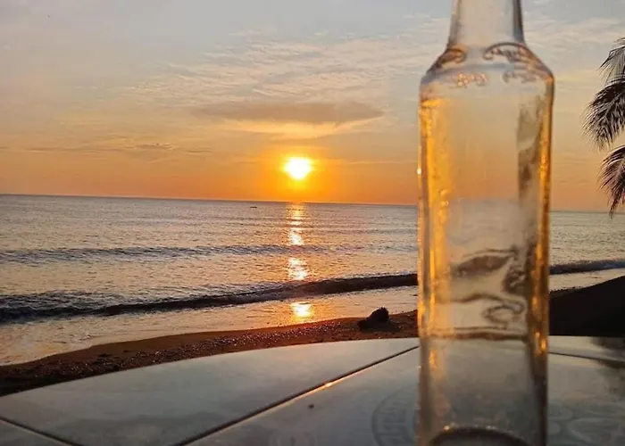 Tara Bar & Resto Air Sanih * Kubutambahan (Bali)